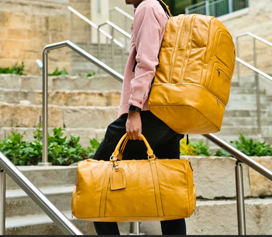 Large Capacity Duffle Bag with Detachable Strap for Weekend Travel